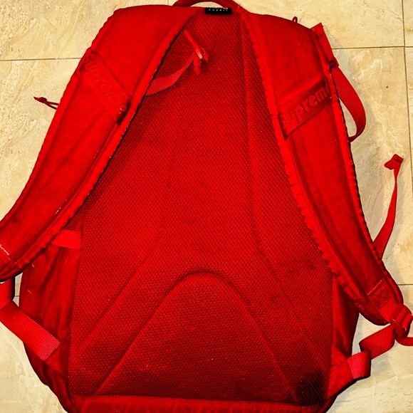Supreme Backpack - Picture 2 of 2